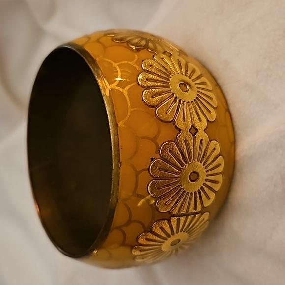 Vintage 1970's Brass Goldenrod Floral Daisy Scales Chunky Bangle Bracelet - Picture 6 of 7